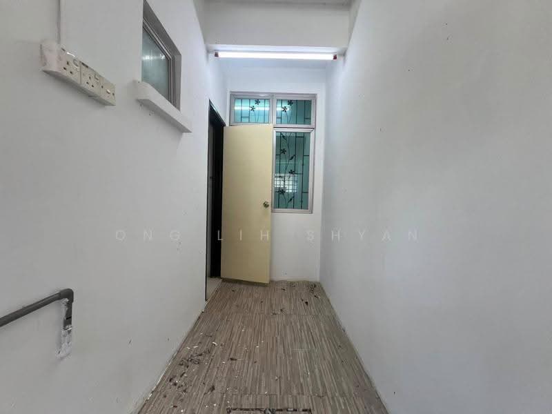 2-storey Terraced House for Sale in Taman Kempas Indah (Tebrau) - Ong Lih Shyan - Corridor - PropertyGuru.com.my