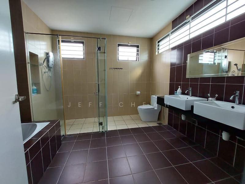 Semi-Detached House for Sale in Saujana Impian (Kajang) - Jeff Cheah - Bathroom - PropertyGuru.com.my