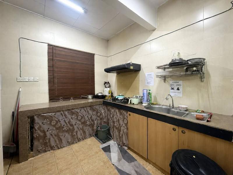 2-storey Terraced House for Sale in Seksyen 5 (Kota Damansara) - Sa'a Nordin - Kitchen - PropertyGuru.com.my