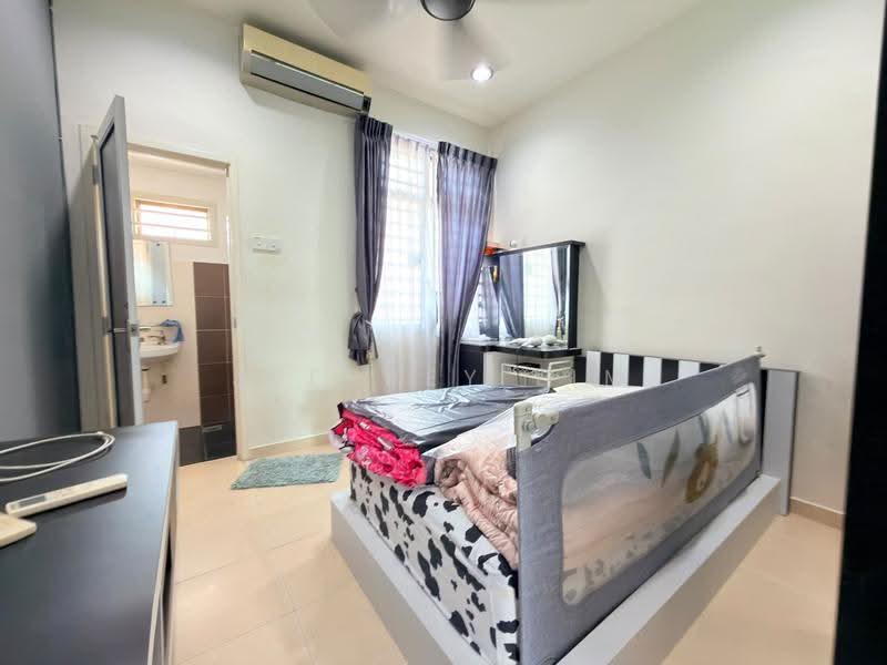 Rumah Teres 2-Tingkat untuk Dijual di Taman Pulai Flora (Skudai) - Jeffrey Lim - Bedroom - PropertyGuru.com.my