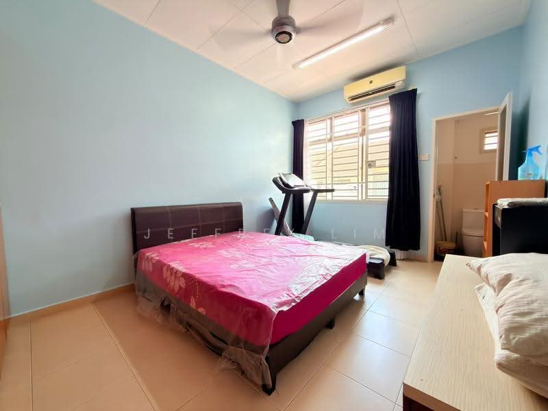 Rumah Teres 2-Tingkat untuk Dijual di Taman Pulai Flora (Skudai) - Jeffrey Lim - Bedroom - PropertyGuru.com.my