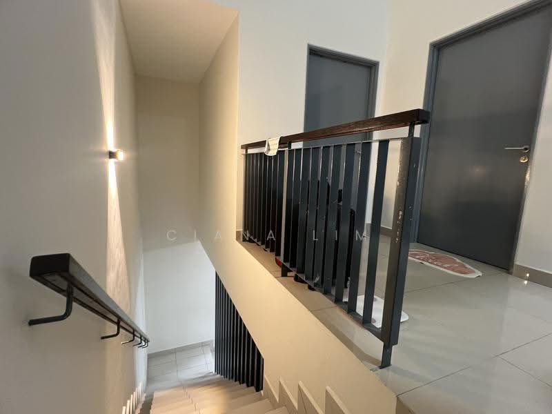 Rumah Teres 3-Tingkat untuk Dijual di Taman Bayu Damansara (Petaling Jaya) - Ciana Lim - Corridor - PropertyGuru.com.my