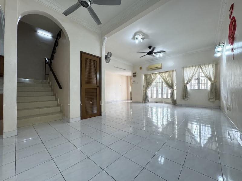 Terraced House for Sale in Bandar Puteri Puchong (Puchong) - Jayden Lee - Living Room - PropertyGuru.com.my