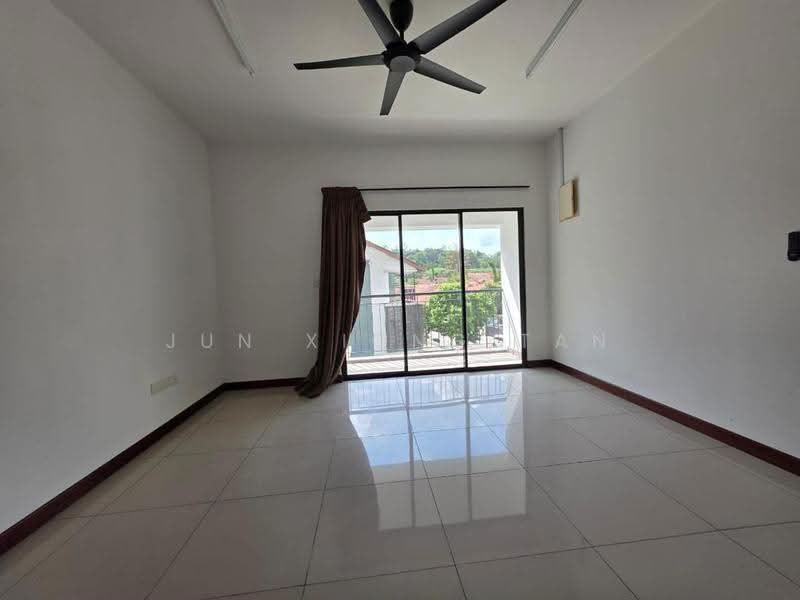 Rumah Berkembar untuk Dijual di Taman Nusa Idaman (Iskandar Puteri (Nusajaya)) - Jun Xiong Tan - Living Room - PropertyGuru.com.my