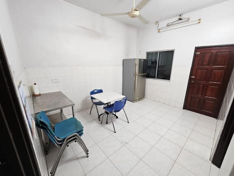 Rumah Teres 2-Tingkat untuk Disewa di Taman Bertam Jaya (Cheng) - Wesley Tan - Kitchen - PropertyGuru.com.my