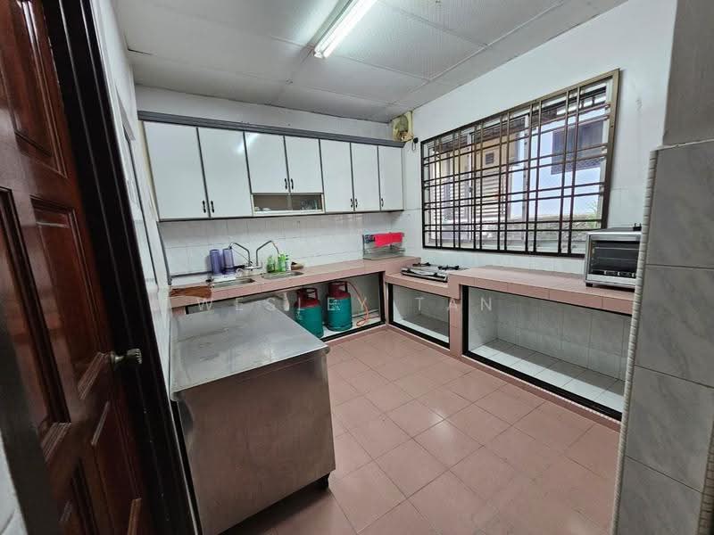 Rumah Teres 2-Tingkat untuk Disewa di Taman Bertam Jaya (Cheng) - Wesley Tan - Kitchen - PropertyGuru.com.my