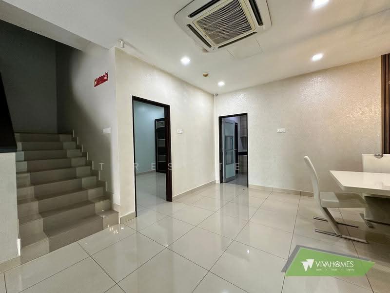 Cluster House for Sale in Bandar Parklands (Klang) - Teresa Teng - Living Room - PropertyGuru.com.my