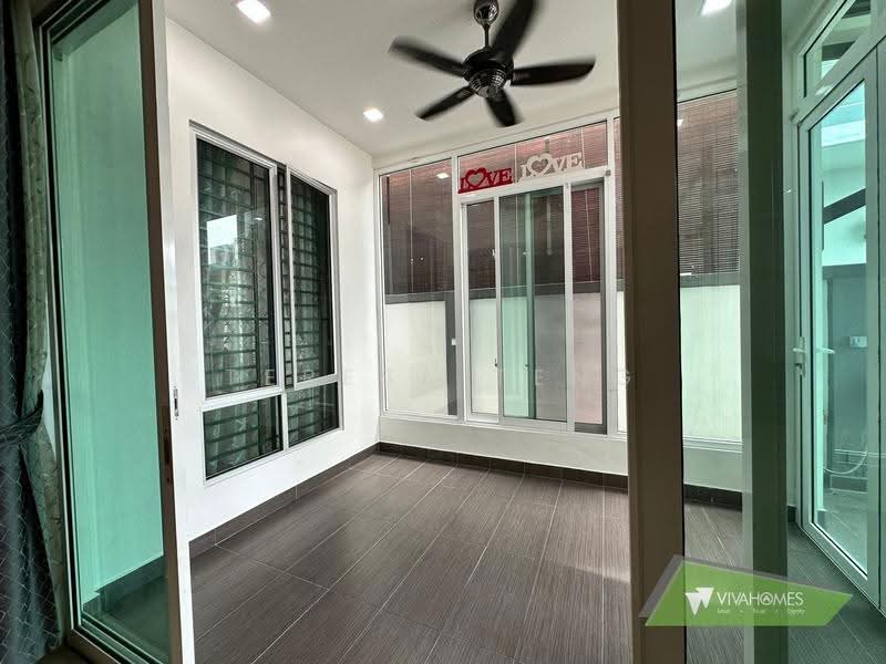 Cluster House for Sale in Bandar Parklands (Klang) - Teresa Teng - Balcony - PropertyGuru.com.my