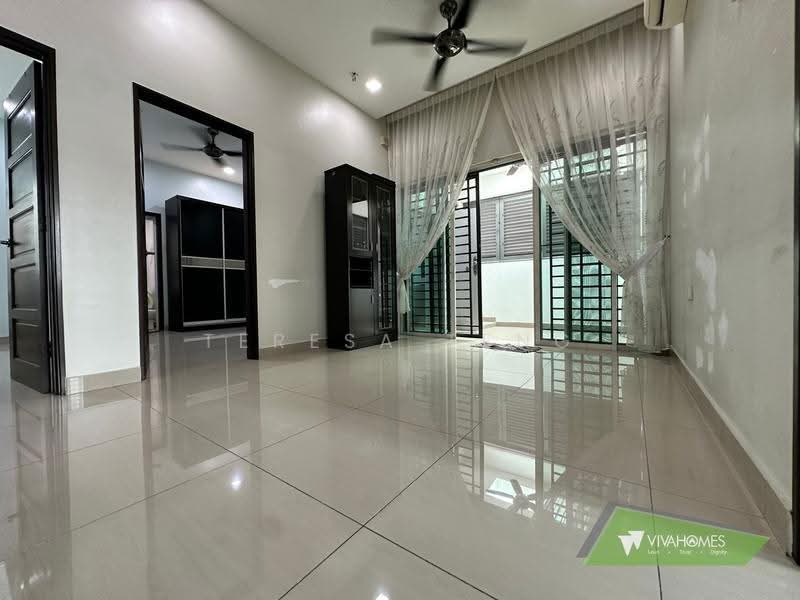 Cluster House for Sale in Bandar Parklands (Klang) - Teresa Teng - Living Room - PropertyGuru.com.my