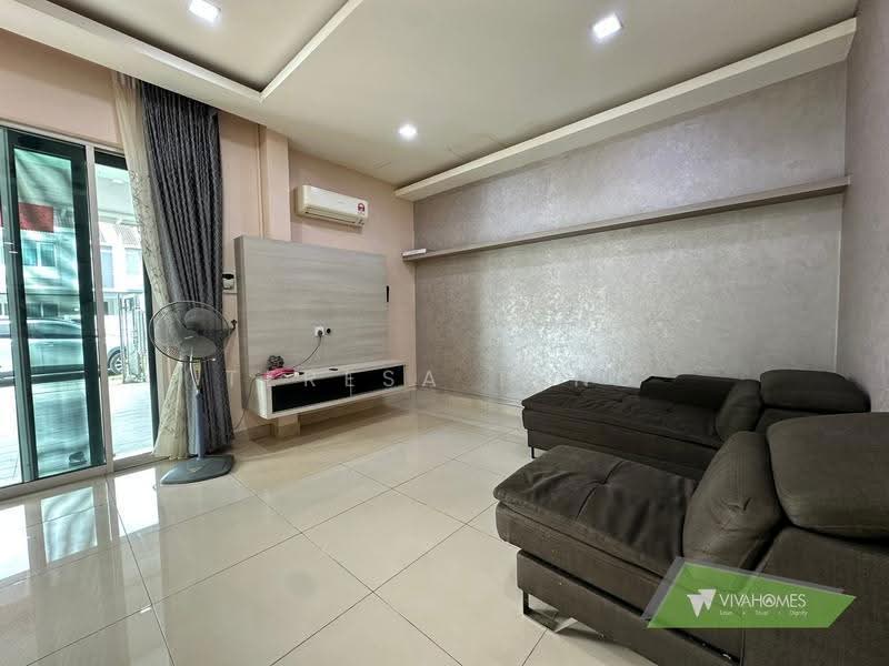Cluster House for Sale in Bandar Parklands (Klang) - Teresa Teng - Living Room - PropertyGuru.com.my
