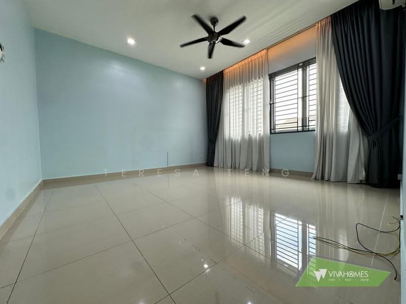 Cluster House for Sale in Bandar Parklands (Klang) - Teresa Teng - Living Room - PropertyGuru.com.my