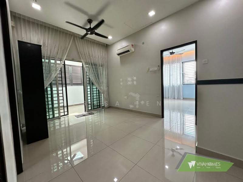 Cluster House for Sale in Bandar Parklands (Klang) - Teresa Teng - Living Room - PropertyGuru.com.my
