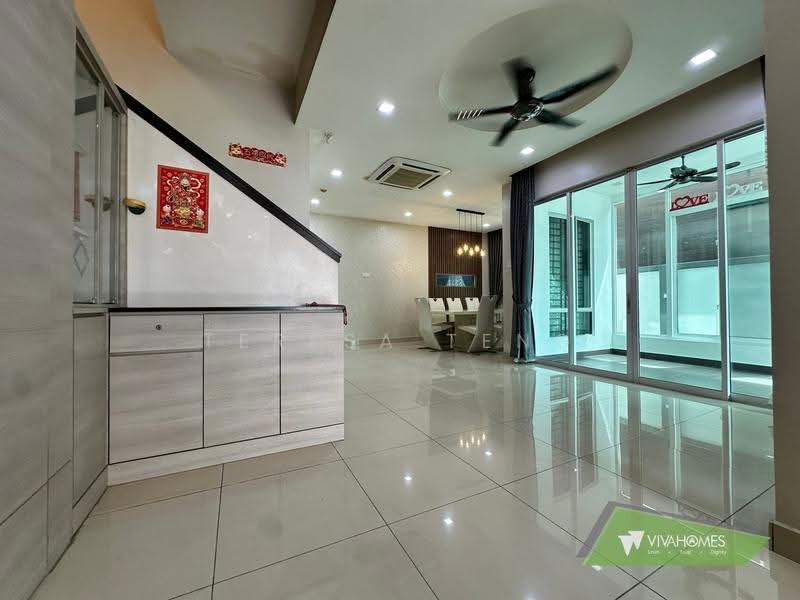 Cluster House for Sale in Bandar Parklands (Klang) - Teresa Teng - Living Room - PropertyGuru.com.my