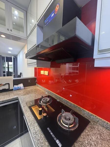 Kondominium untuk Disewa di Adora Courtyard Apartments - Kam Tong - Kitchen - PropertyGuru.com.my