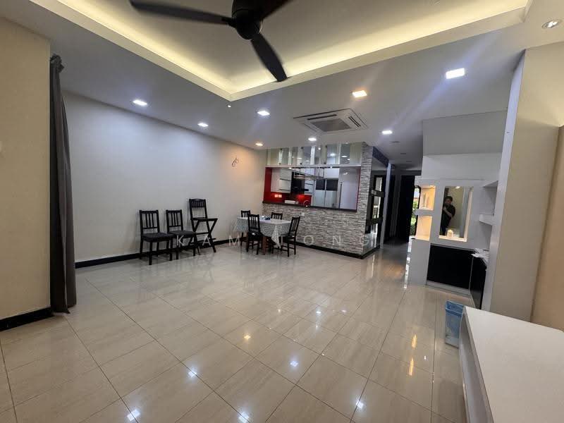 Kondominium untuk Disewa di Adora Courtyard Apartments - Kam Tong - Living Room - PropertyGuru.com.my