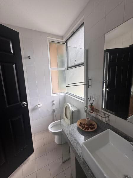 Kondominium untuk Disewa di Adora Courtyard Apartments - Kam Tong - Bathroom - PropertyGuru.com.my