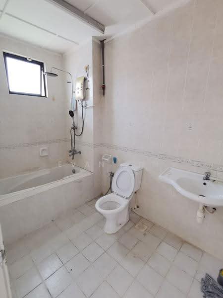 Rumah Teres 2.5-Tingkat untuk Dijual di Taman Mutiara Indah (Puchong) - Evan Goh - Bathroom - PropertyGuru.com.my