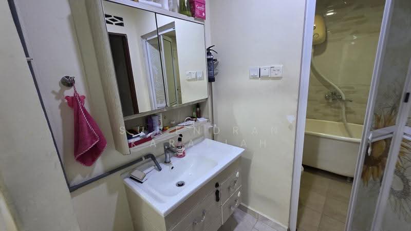 Semi-Detached House for Sale in Taman Wangi (Klang) - Surendran Karapiah - Bathroom - PropertyGuru.com.my