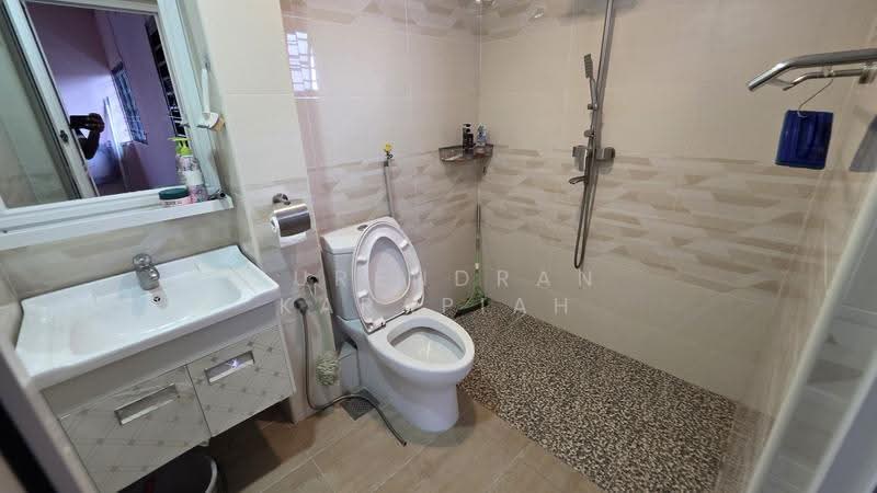 Semi-Detached House for Sale in Taman Wangi (Klang) - Surendran Karapiah - Bathroom - PropertyGuru.com.my