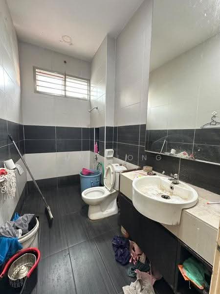 2-storey Terraced House for Sale in Bandar Putra Kulai (Kulai) - Jun Xiong Tan - Bathroom - PropertyGuru.com.my
