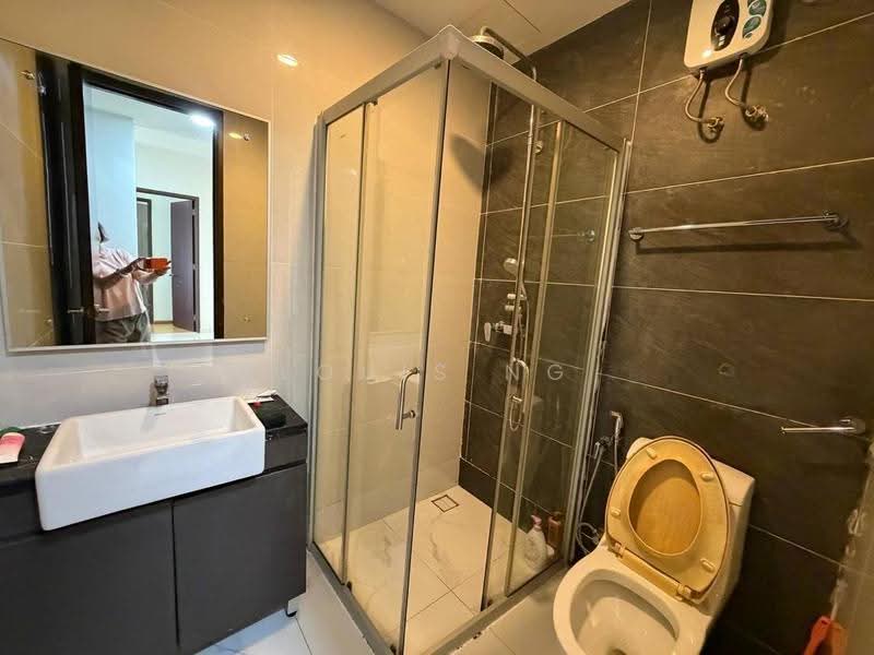 Kondominium untuk Dijual di Amberside @ Country Garden Danga Bay - Louis Ng - Bathroom - PropertyGuru.com.my