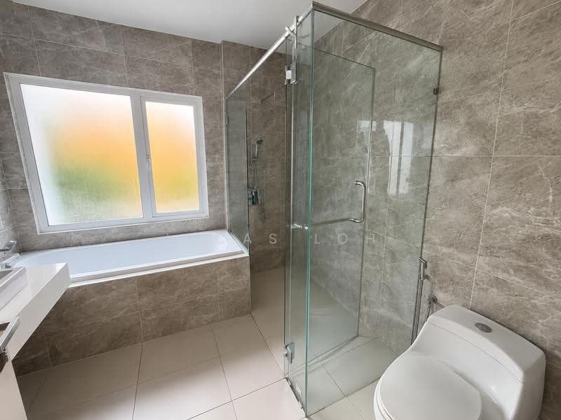 Rumah Bandar untuk Dijual di Bandar Puteri Puchong (Puchong) - Lucas Loh - Bathroom - PropertyGuru.com.my