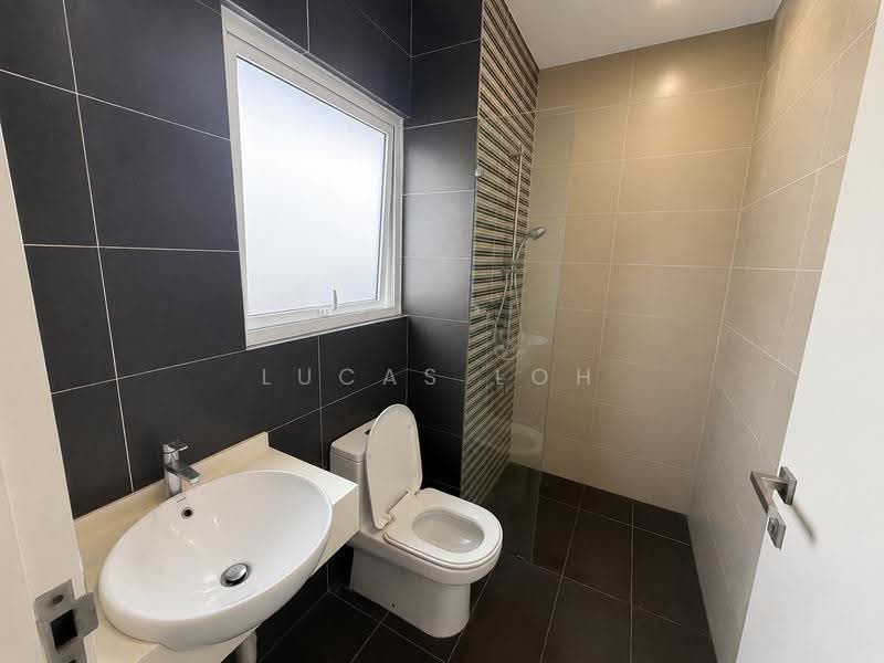 Rumah Bandar untuk Dijual di Bandar Puteri Puchong (Puchong) - Lucas Loh - Bathroom - PropertyGuru.com.my