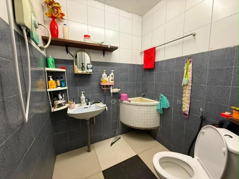 Rumah Teres 1-Tingkat untuk Dijual di Taman Abad (Johor Bahru) - Jun Xiong Tan - Bathroom - PropertyGuru.com.my