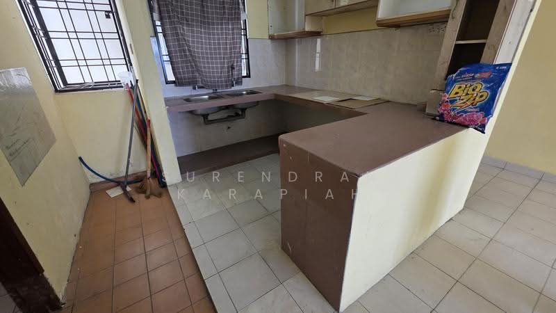 Apartment for Sale at Palm Garden Apartment - Surendran Karapiah - Kitchen - PropertyGuru.com.my
