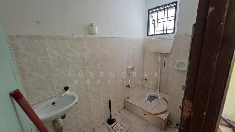 Apartment for Sale at Palm Garden Apartment - Surendran Karapiah - Bathroom - PropertyGuru.com.my