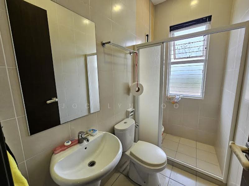 Rumah Teres 2-Tingkat untuk Dijual di Sungai Long (Bandar Sungai Long) - Jocelyn Soo - Bathroom - PropertyGuru.com.my