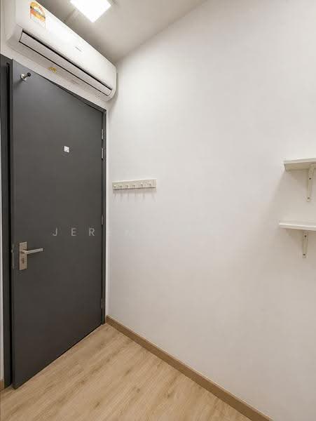 Kediaman Servis untuk Disewa di Emporis - Jeremy Wong - Entrance - PropertyGuru.com.my