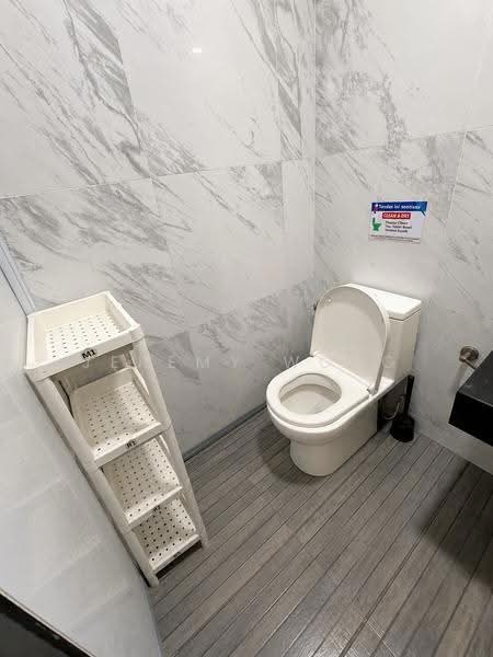 Kediaman Servis untuk Disewa di Emporis - Jeremy Wong - Bathroom - PropertyGuru.com.my