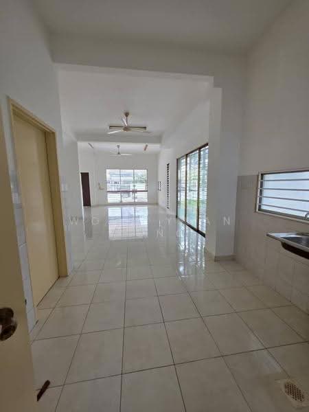 Rumah Teres 2-Tingkat untuk Dijual di Setia Indah (Setia Alam) - Wong Yuan Kong - Living Room - PropertyGuru.com.my