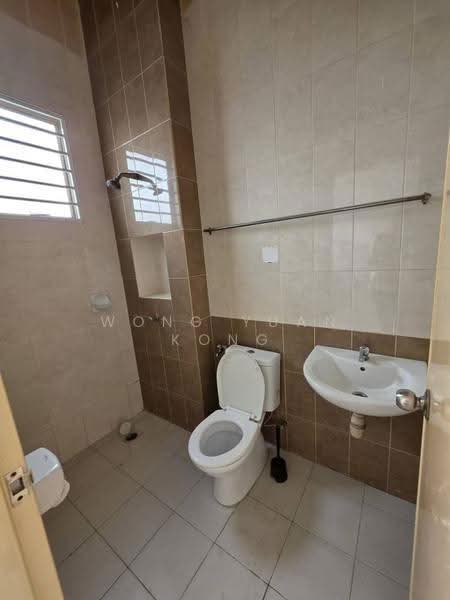Rumah Teres 2-Tingkat untuk Dijual di Setia Indah (Setia Alam) - Wong Yuan Kong - Bathroom - PropertyGuru.com.my