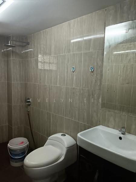 3.5-storey Terraced House for Sale in Taman Bukit Idaman (Selayang) - Evelyn Lee - Bathroom - PropertyGuru.com.my