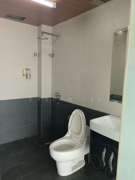 3.5-storey Terraced House for Sale in Taman Bukit Idaman (Selayang) - Evelyn Lee - Bathroom - PropertyGuru.com.my