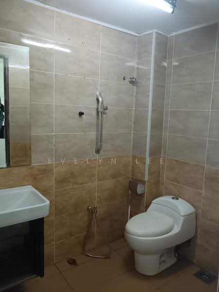 3.5-storey Terraced House for Sale in Taman Bukit Idaman (Selayang) - Evelyn Lee - Bathroom - PropertyGuru.com.my