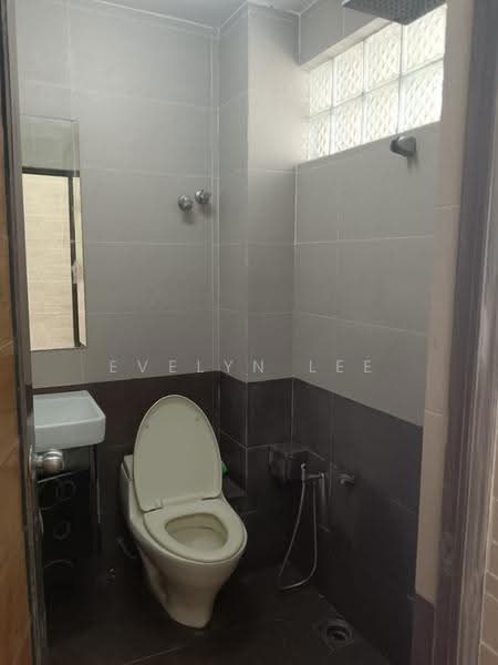 3.5-storey Terraced House for Sale in Taman Bukit Idaman (Selayang) - Evelyn Lee - Bathroom - PropertyGuru.com.my