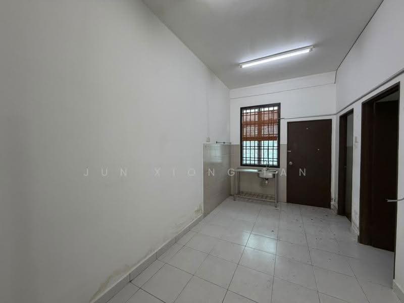 2-storey Terraced House for Sale in Taman Scientex Kulai (Sedenak) - Jun Xiong Tan - Kitchen - PropertyGuru.com.my