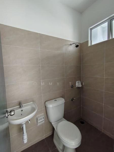 2-storey Terraced House for Sale in Bandar Dato Onn (Tebrau) - Tommy Tai - Bathroom - PropertyGuru.com.my
