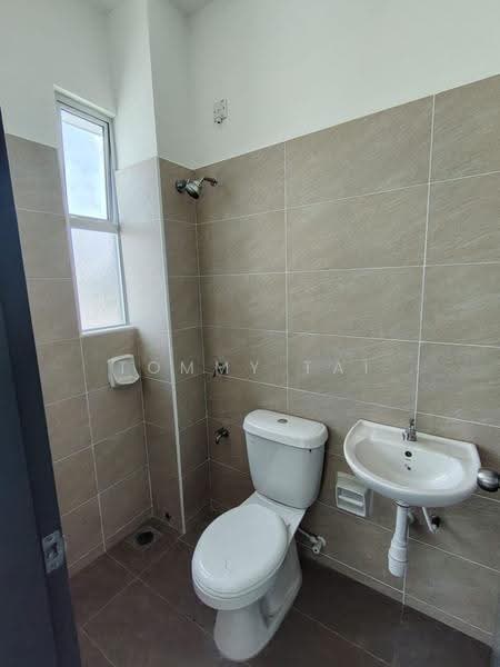 2-storey Terraced House for Sale in Bandar Dato Onn (Tebrau) - Tommy Tai - Bathroom - PropertyGuru.com.my