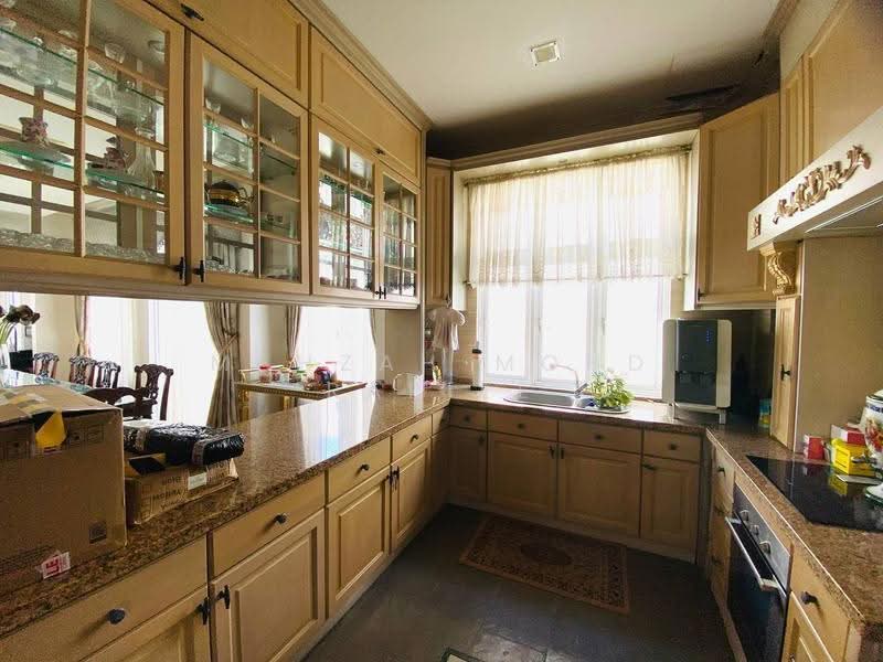 Bungalow House untuk Dijual di Bandar Baru Bangi (Selangor) - Mahzah Mohd Rapiee - Kitchen - PropertyGuru.com.my
