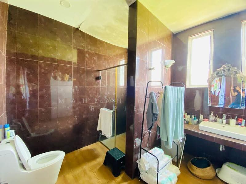 Bungalow House untuk Dijual di Bandar Baru Bangi (Selangor) - Mahzah Mohd Rapiee - Bathroom - PropertyGuru.com.my