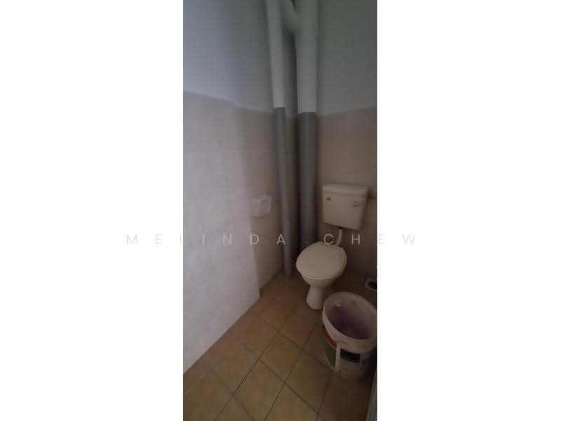 Pangsapuri untuk Dijual di Pangsapuri Setia Vista - Melinda Chew - Bathroom - PropertyGuru.com.my