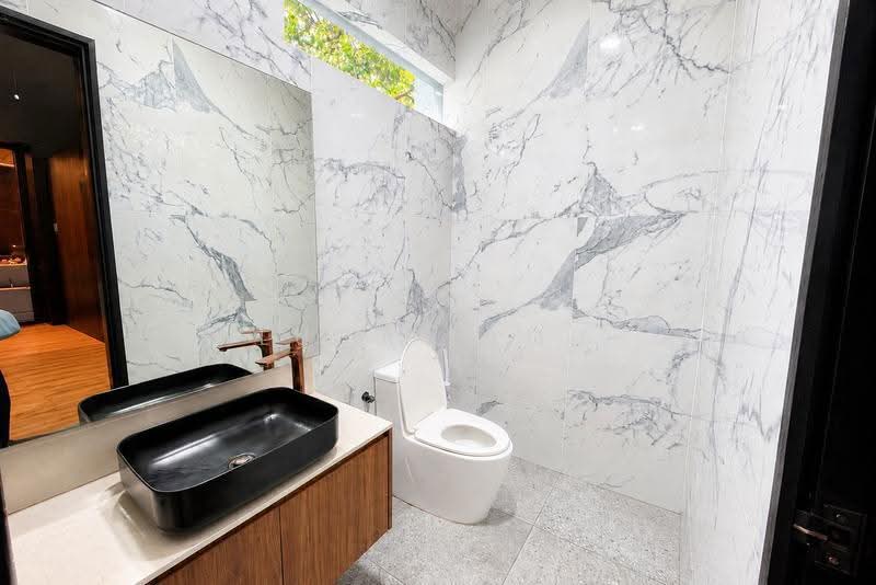 Bungalow House untuk Dijual di Bandar Puteri Puchong (Puchong) - Lucas Loh - Bathroom - PropertyGuru.com.my
