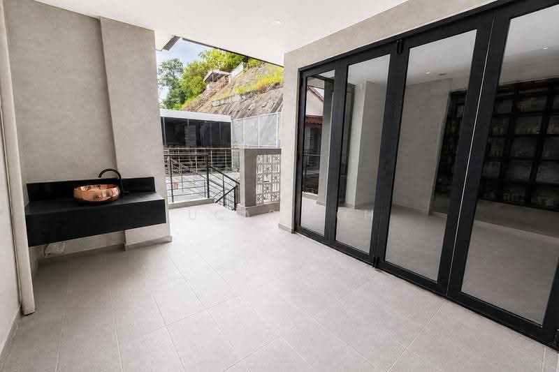 Bungalow House untuk Dijual di Bandar Puteri Puchong (Puchong) - Lucas Loh - Balcony - PropertyGuru.com.my
