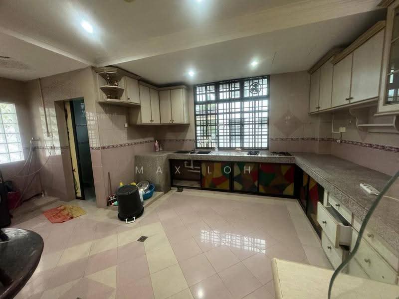 Rumah Teres 2-Tingkat untuk Dijual di Taman Molek (Johor Bahru) - Max Loh - Kitchen - PropertyGuru.com.my