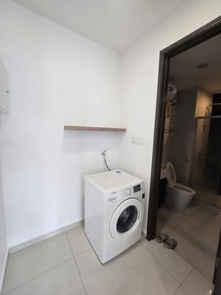 Kondominium untuk Disewa di Amberside @ Country Garden Danga Bay - Eve Neo - Bathroom - PropertyGuru.com.my