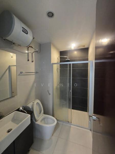 Kondominium untuk Disewa di Amberside @ Country Garden Danga Bay - Eve Neo - Bathroom - PropertyGuru.com.my